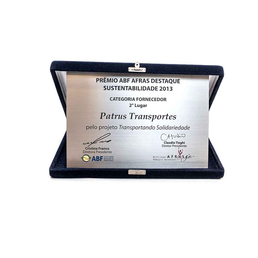 Troféu do prêmio ABF Afras recebido pela Patrus