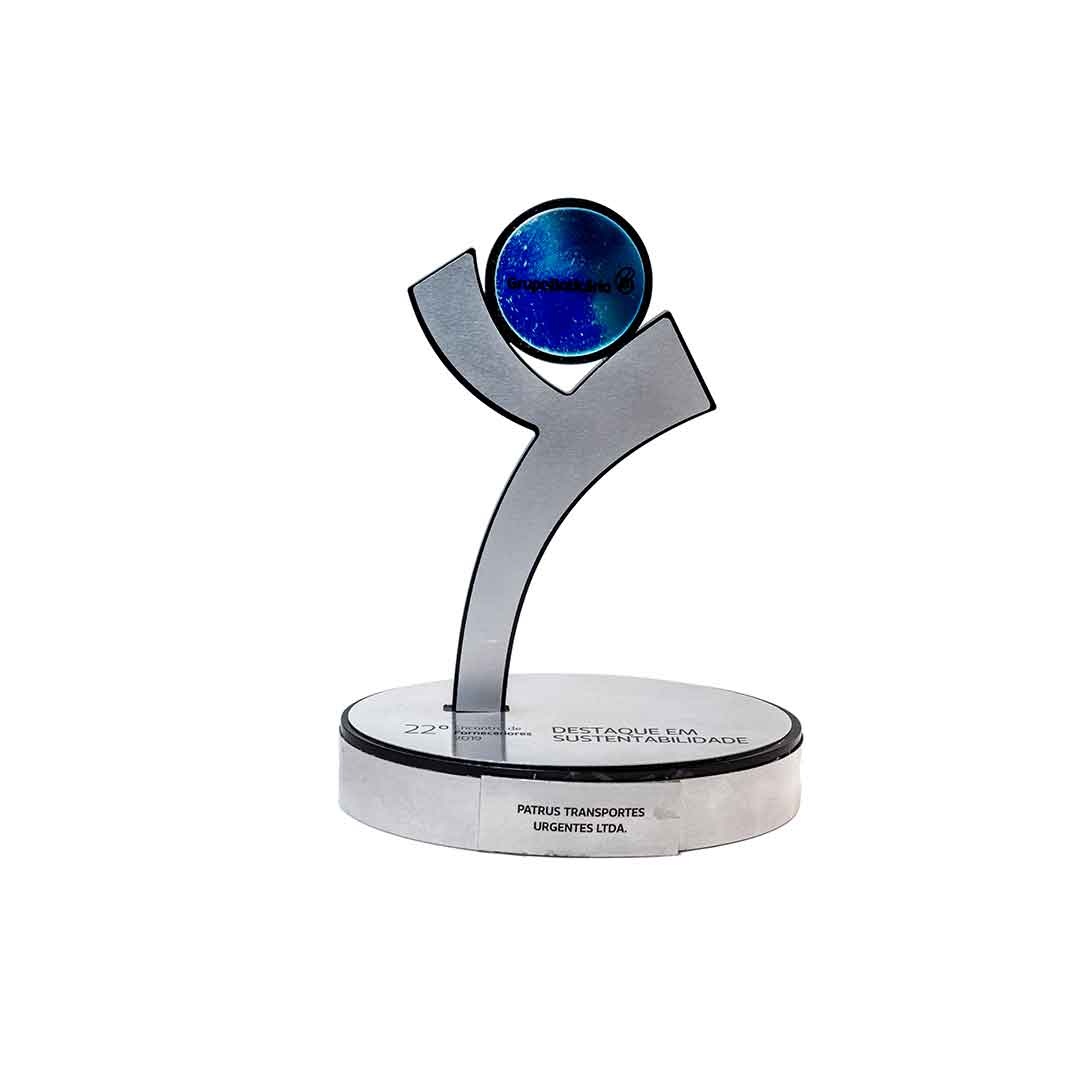 Troféu do prêmio Grupo Boticário recebido pela Patrus