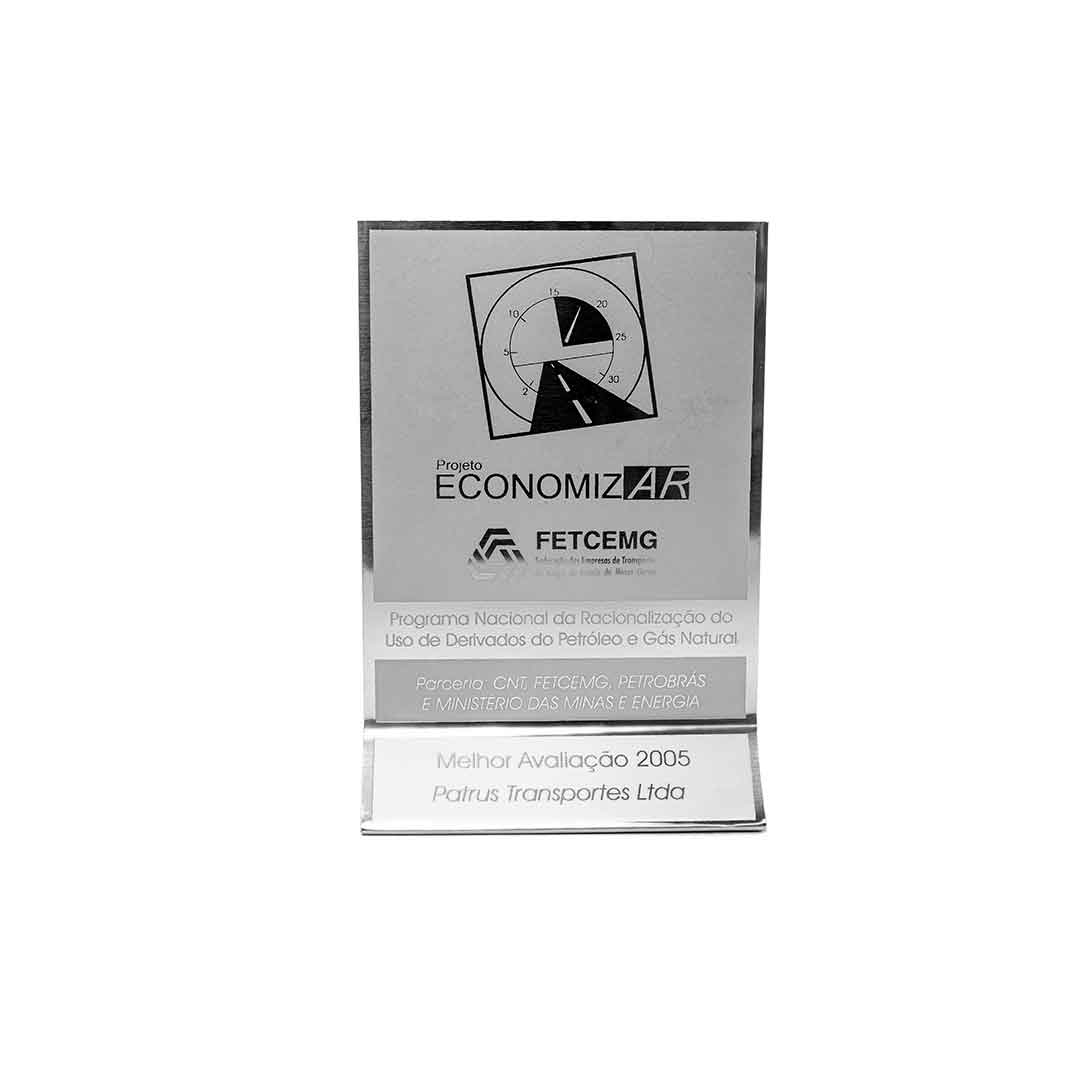 Troféu do prêmio Melhor Ar – FETCEMG recebido pela Patrus