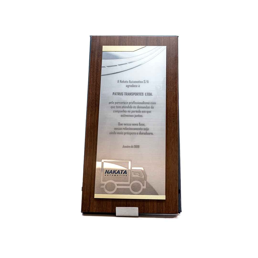 Troféu do prêmio Nakata Automotiva recebido pela Patrus
